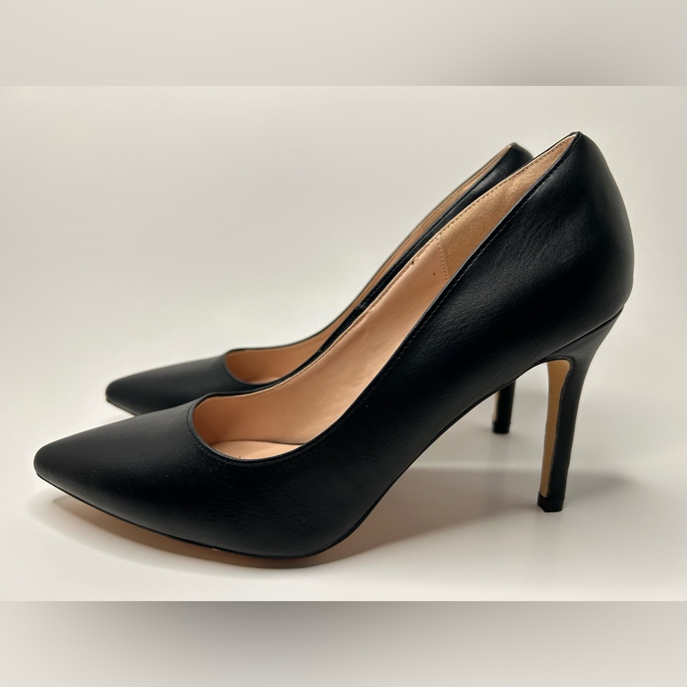 Elegant Black Women's Pumps - Picture 3 of 9